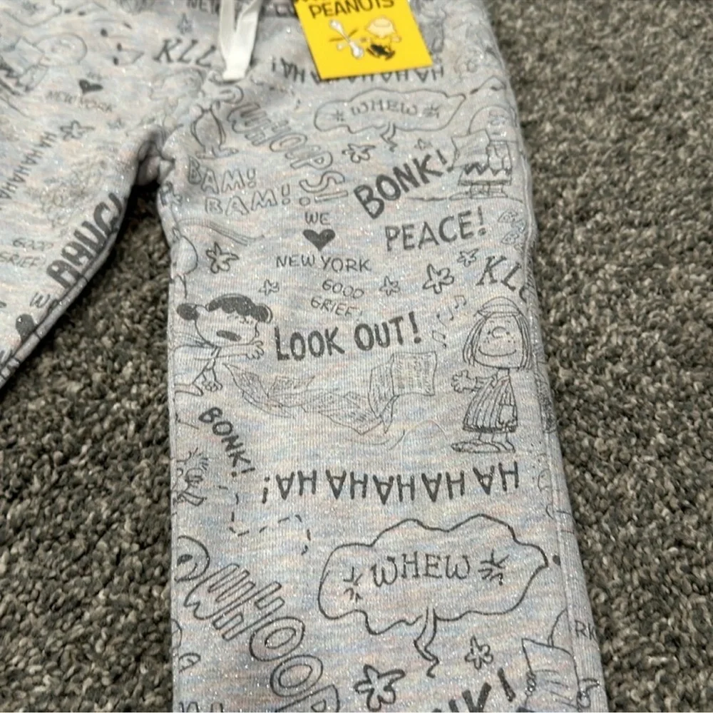 NWT Peanuts Jogger Sparkle Cloud. Size 3T. So cute with glitter on them.